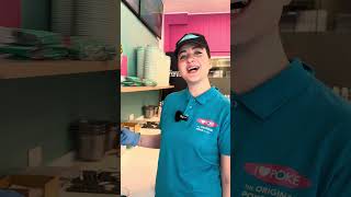 Un bubble tea giallo e azzurro! 🩵💛 #ilovepoke #healthyfood #bubbletea #shorts