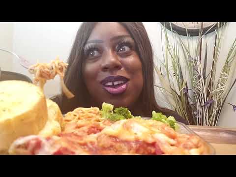 Chicken Parmesan Mukbang! #mukbang #chickenparmesan #garlicbread #eatingshow