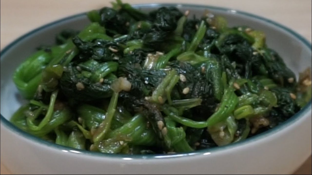 Sigeumchi Namul (시금치나물) Korean Spinach side dish Banchan Recipes