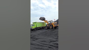 WHEEL LOADER OPERATOR SKILL #shorts