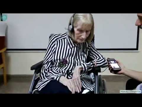 MARTA C. GONZALEZ, ancienne danseuse étoile, atteinte de la maladie d ...