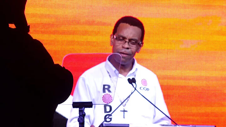 Rodger Samuel introduces candidates at Peoples Par...