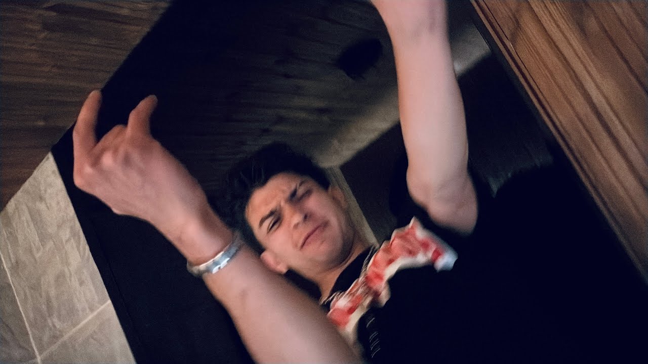 Johnny Gaviota - WAY UP ft. Rex (p. Gabio x Gaviota)