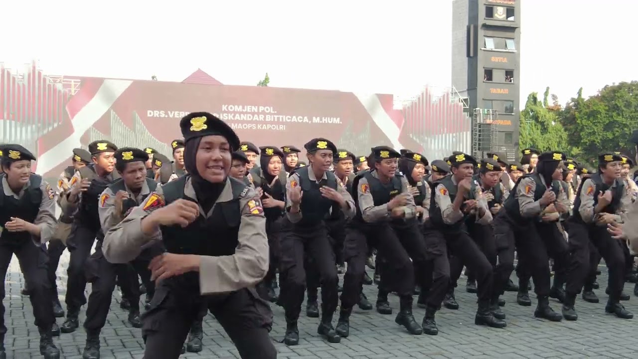 SEMANGAT YEL YEL SEPOLWAN POLRI 2024 KOBARKAN JIWA KEPEMIMPINAN