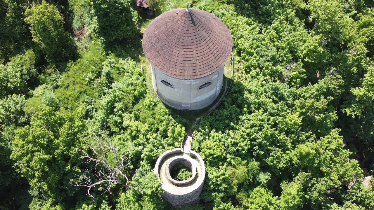 Zřícenina hradu Petršpurk Petrohrad