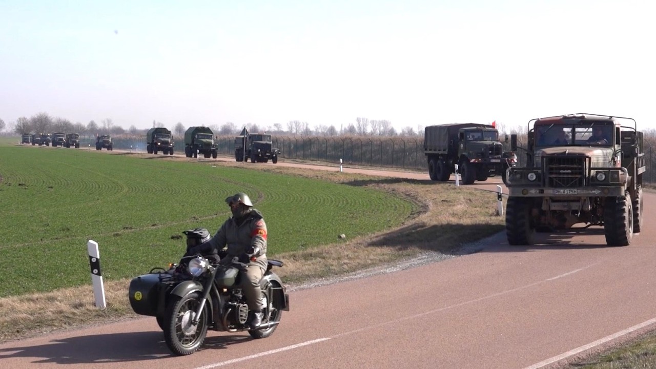 Militär Oldtimer Kolonne am Flugplatz Cochstedt- 70 Jahre NVA