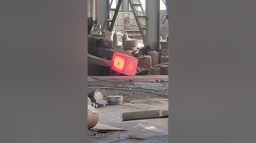 Heavy forging, high-temperature forging a rectangular iron block