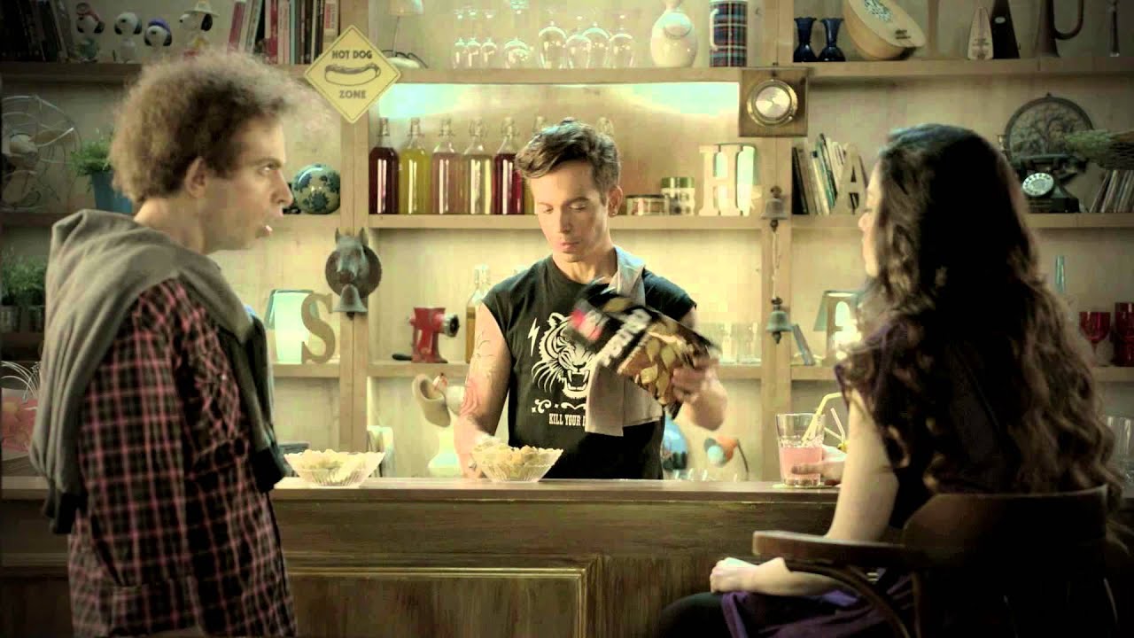 מאחורי הקלעים - נשנושים עם רועי בר נתן