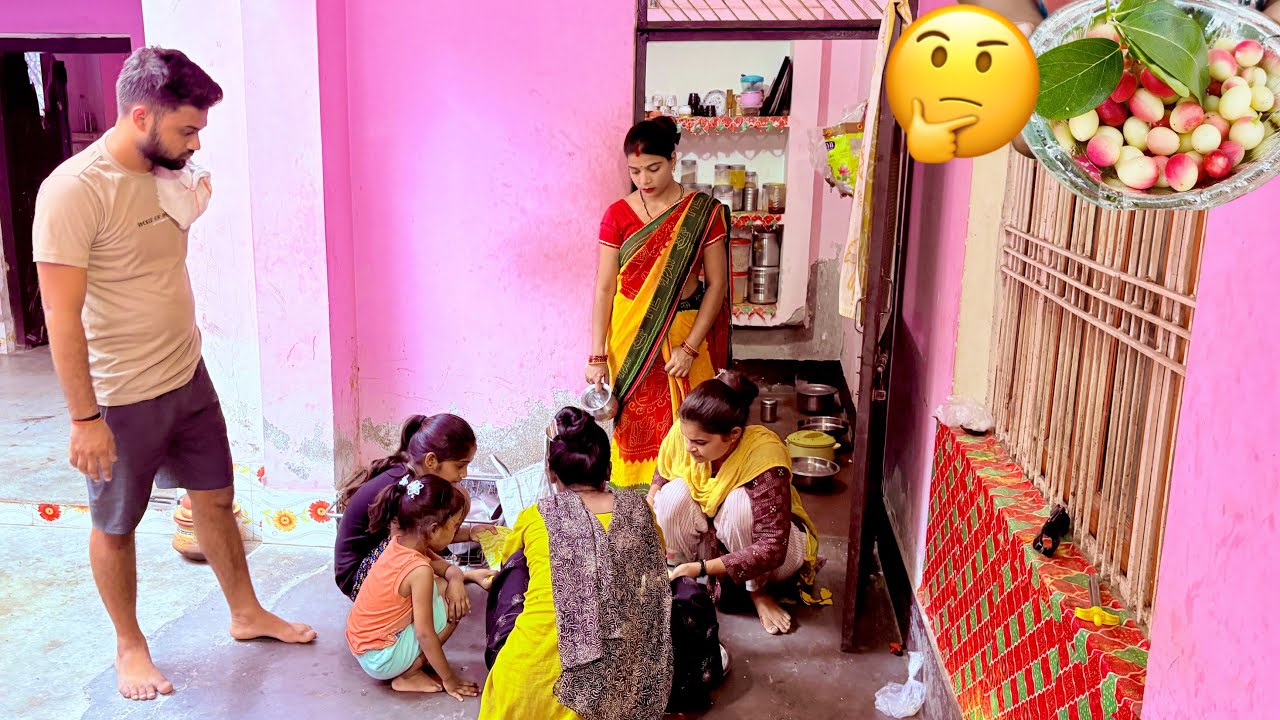 दोनों बहने👩‍❤️‍👩आज क्या करने में लगी है चिलचिलाती गर्मी में/जब कुछ भी समझ में ना आये तो बनाये बेसन