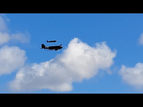 DC-3 & Spitfire mkIX aero legends @ Flying Finale 2023  iwm duxford display