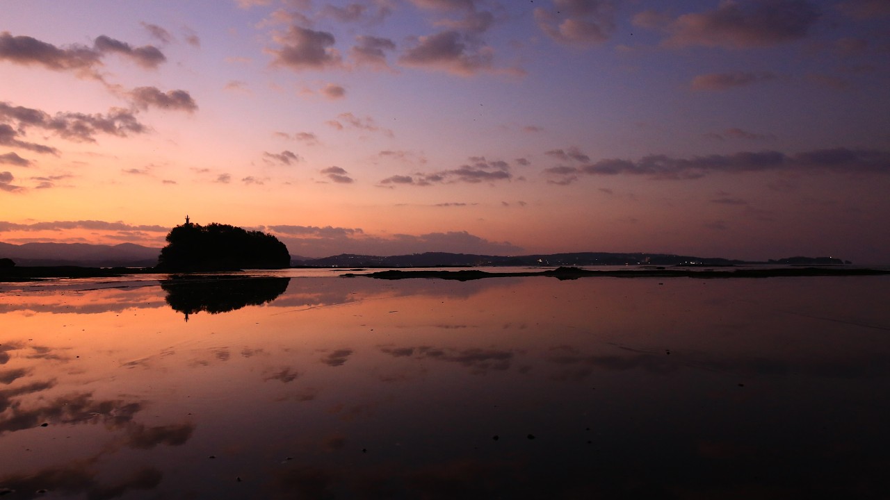 水面が空を映した朝|和歌山 天神崎の静かな朝景【Japan 1 Minute Travel】A Morning Between Sky and Sea