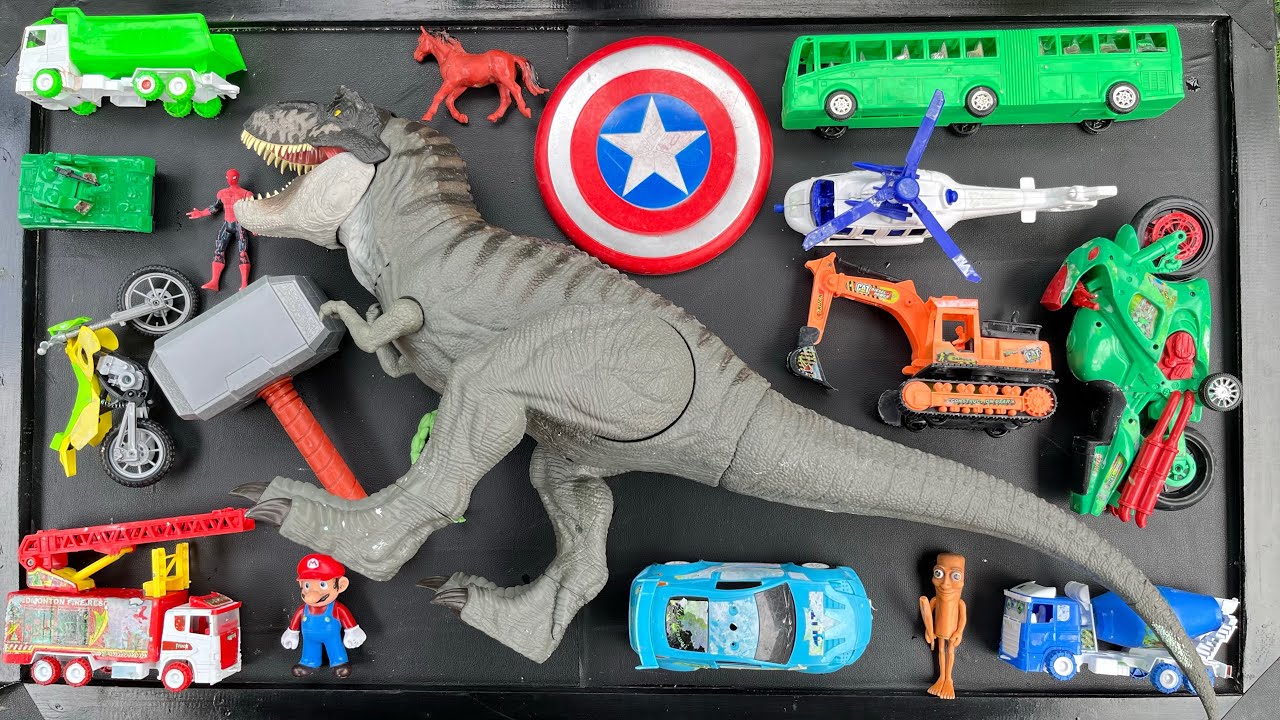 Menemukan mainan mobil balap, truck molen, bus telolet, excavator, tank baja, mobil pemadam, ak 47