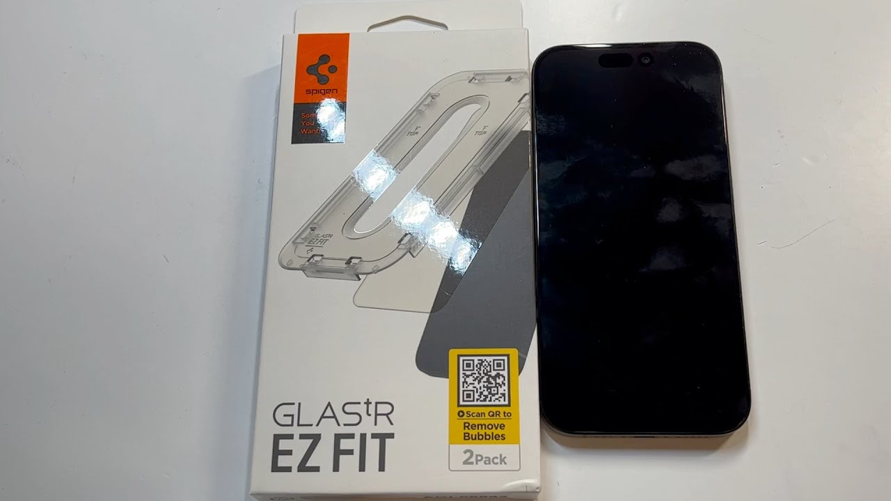 iPhone 15 Pro Spigen Glas.tR Ez Fit Tempered Glass Screen