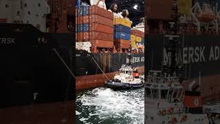 Incredible RC Tugboat Moving a Giant Container Ship!