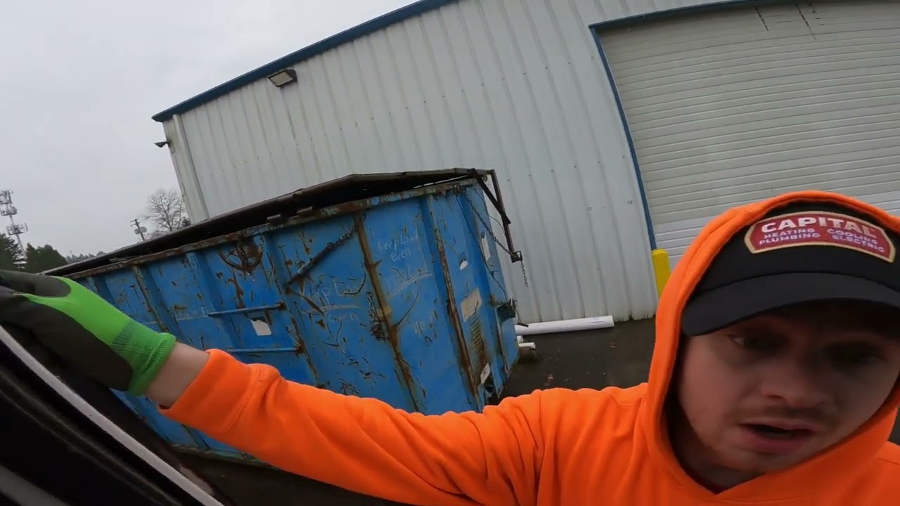 Day in the life of a roll off truck driver