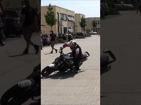 Motorrad Stunts Show Dirk Manderbach #motorrad #stuntsman #shorts #shortsviral #Stunts #shortsvideo