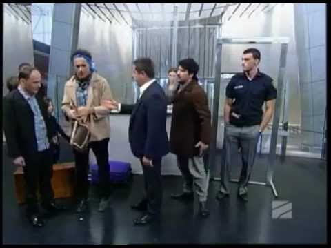 ჯული და გენადი აეროპორტში - კომედი შოუ