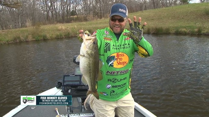 Eric Ciocher from Ultimate Catch Reviews Fish Monkey Face Guard