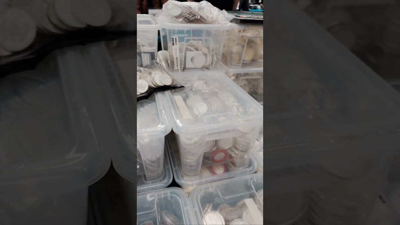 Серебряные монеты целыми коробками на Numismata 2025 в Мюнхене 