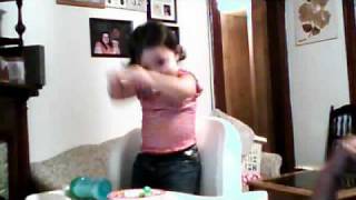 Elisa Jean Bailando