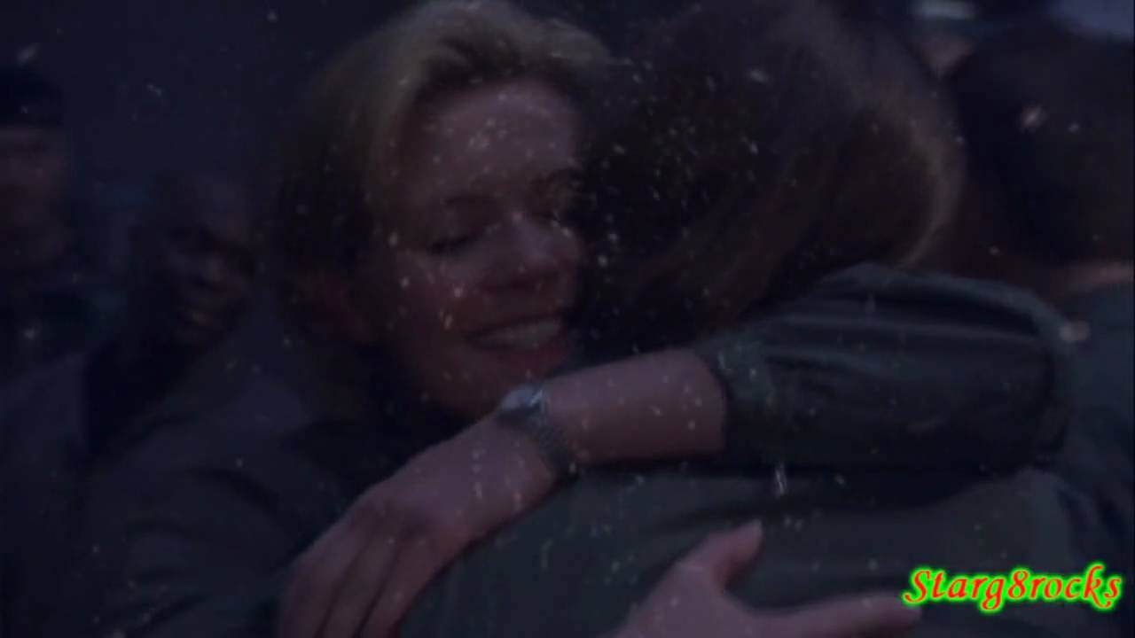 Stargate SG-1 & Stargate Atlantis: "We Wish You A Merry Christmas"