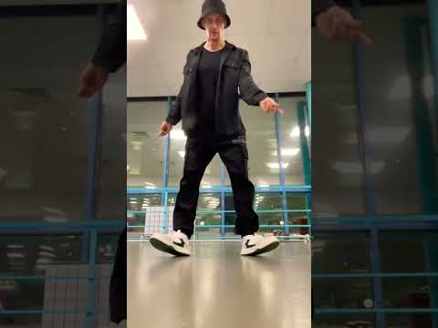 Видео: Shuffle dance tutorial - W-Step - How to dance