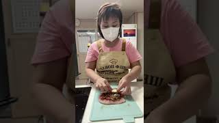 видео: Рулетики куриные картинка: Рулетики куриные