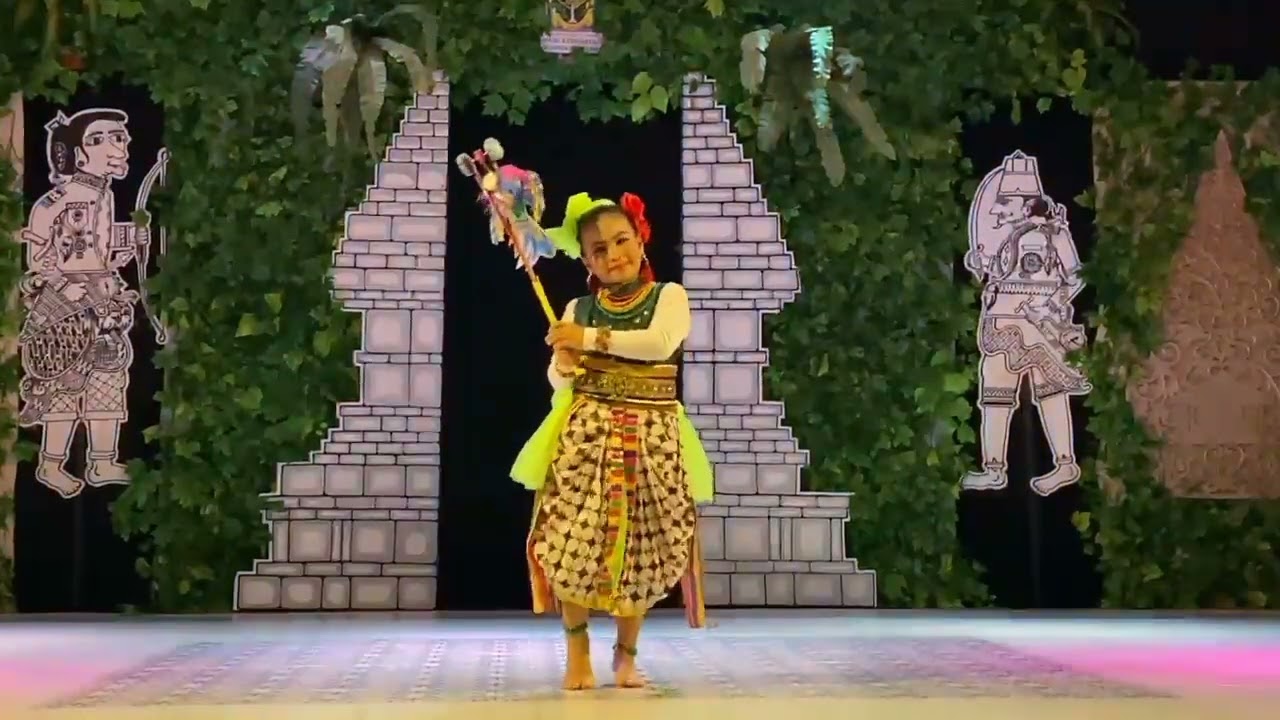 Ayuna - menarikan Tari “Cantrik Mentrik” karya Anisa Pratiwi - Sanggar Kancil Art. 2024