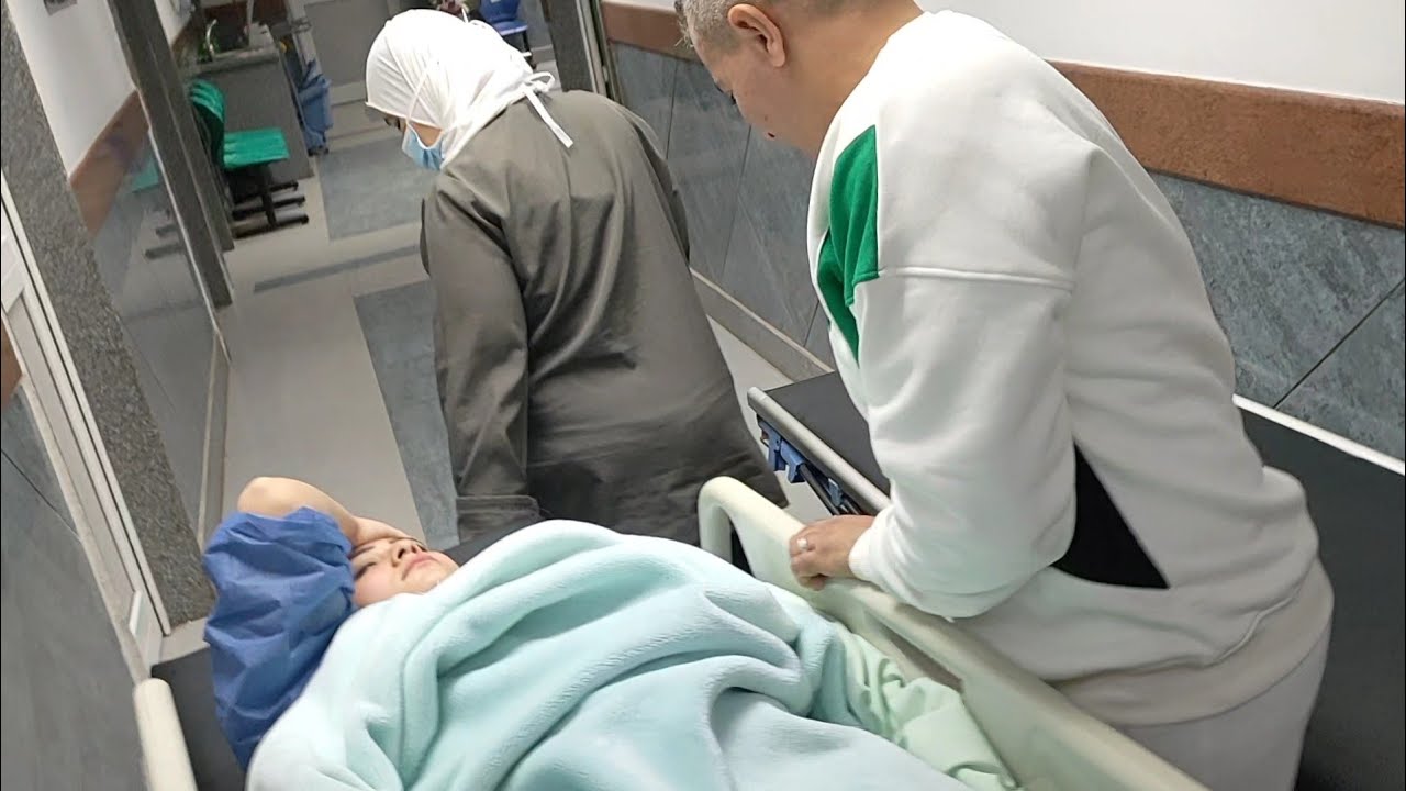 لحظه خروجي من اوضه العمليات😭 عياط أهلي وخوفهم عليا