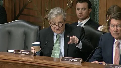 Kennedy questions FDICs Gruenberg, Feds Barr in Ba...
