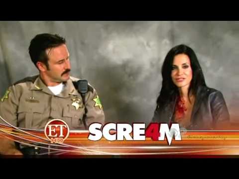 Entertainment Tonight - SCRE4M - On The Set With T...