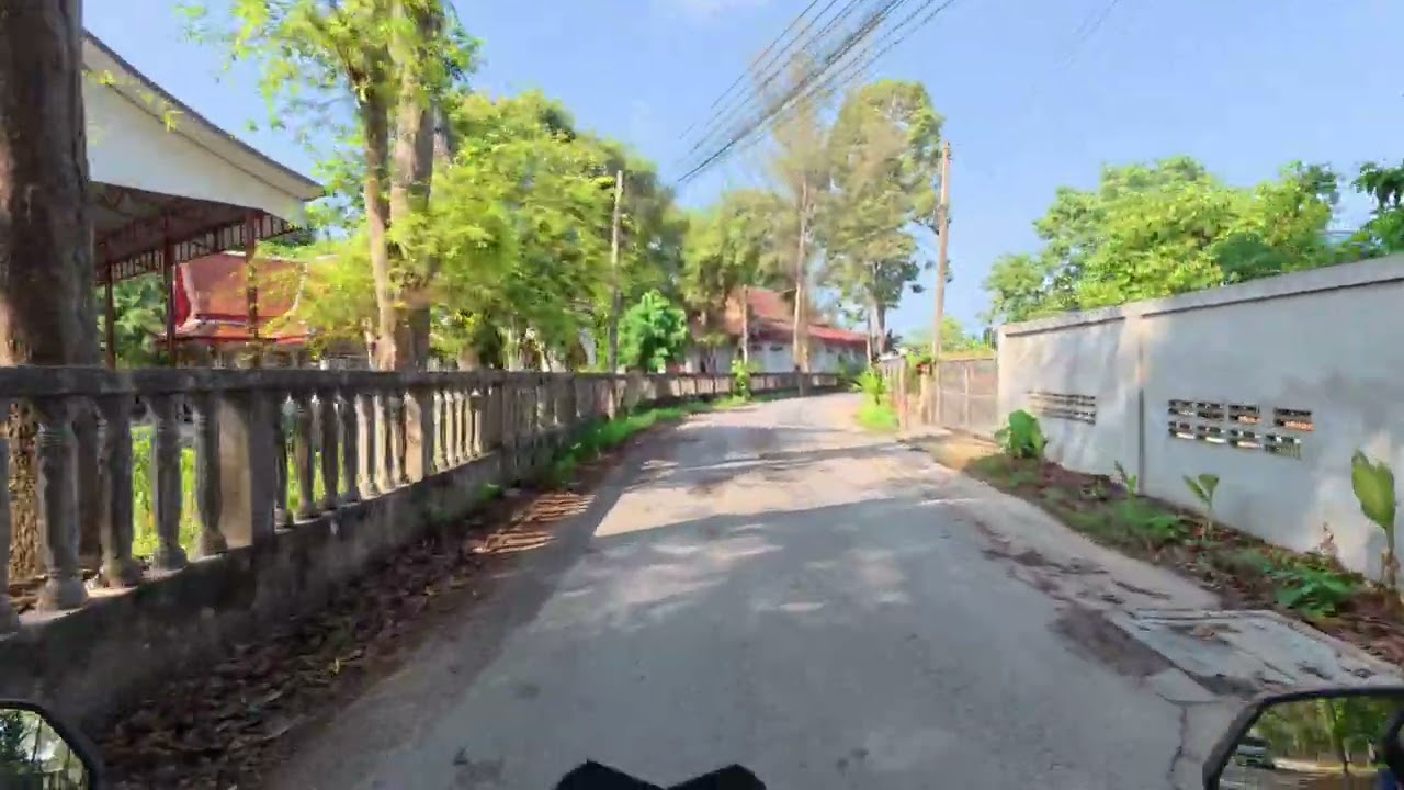 Motorradtour von Pattaya nach Rayong: Industrie, kleine Dörfer und leere Straßen | 4K