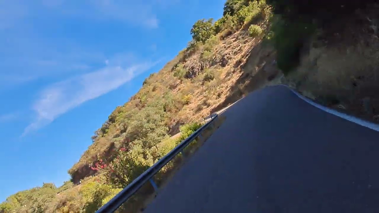 Bjergkøresel i Andalusien på motorcykel 