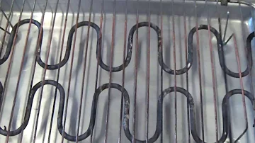 Perché si mette l'acqua nella griglia elettrica?