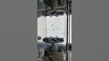 Clustering of inertial particles in a turbulent Von Kármán flow