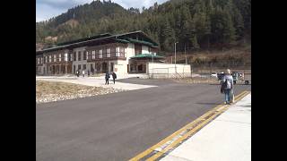 Bathpalathang Airport, Jakar, Bhutan
Bathpalathang Airport is a domestic Bhutanese airport in Jakar (Bjakar), Bumthang District.
It has a shorter runway than Paro and handles small domestic flights, primarily linking with other Bhutanese airports like Paro.
Subscribe free of charge
@eclecticomtravelsaroundthe4327
Around The World - Bhutan (and Nepal)
https://www.youtube.com/playlist?list=PLrfiPekAD2l6KZ1IS5z9OVDgu03rSJVjM Bathpalathang Airport, Jakar, Bhutan