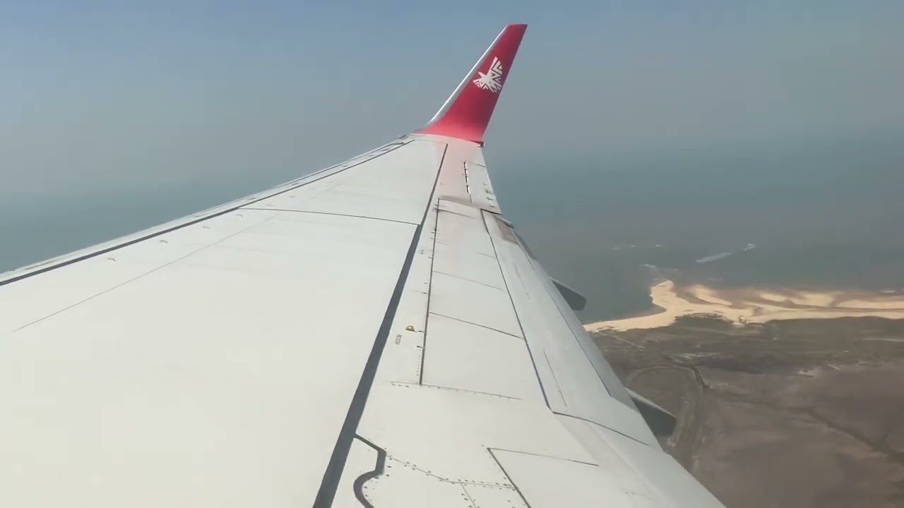 2D Moçambique/Mozambique Boeing 737 decolando do Aeroporto Internacional da Beira