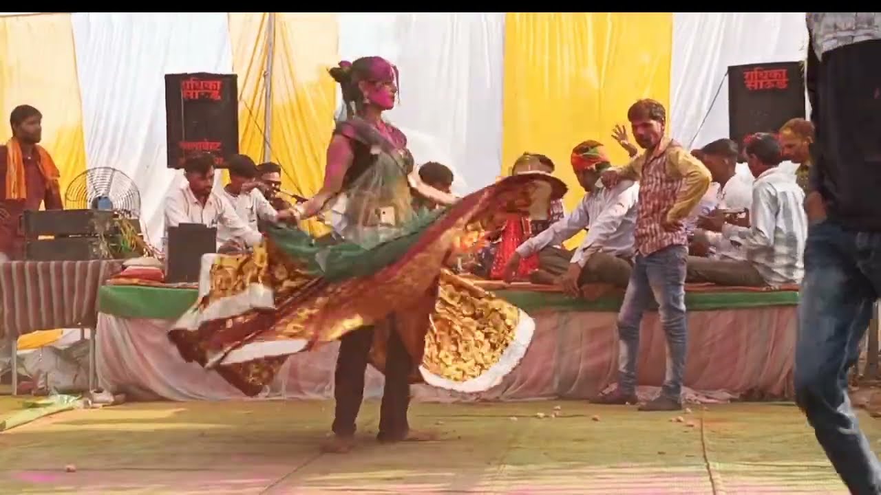 कजरा थुव्त नईया कोर पे नैनन की मरोड़ पर बहुत ही सुंदर राई नृत्य देखें Woow 🤩#vlog #youtube #dance