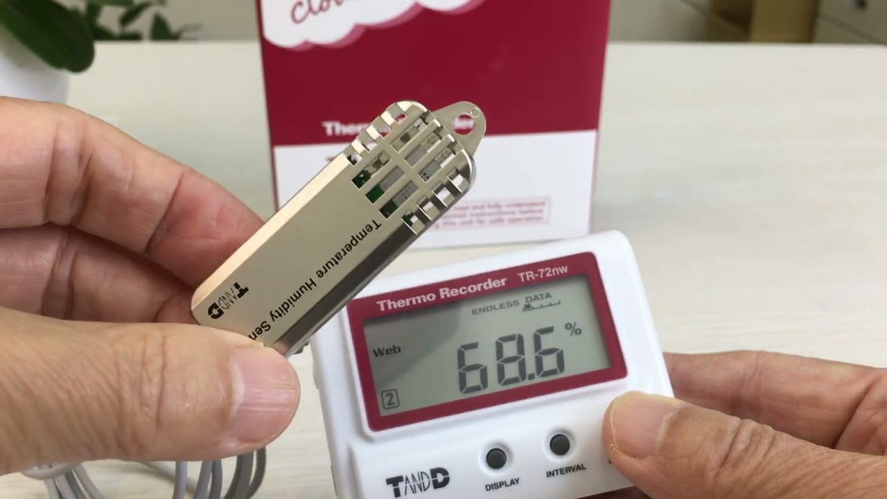 Introducing Features of high accuracy of  TandD TR-72nw-S temperature humidity data logger.