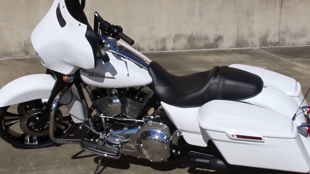 2016 Harley Davidson Street Glide White