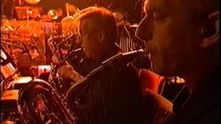 Gino Vannelli - People gotta move - Metropole Orchestra chords