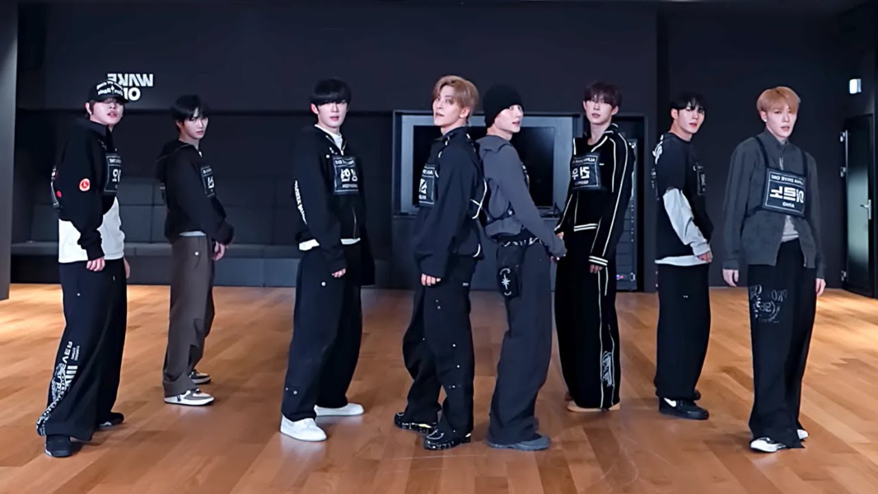 ALPHA DRIVE ONE - 'FREAK ALARM' Dance Practice [MIRRORED]