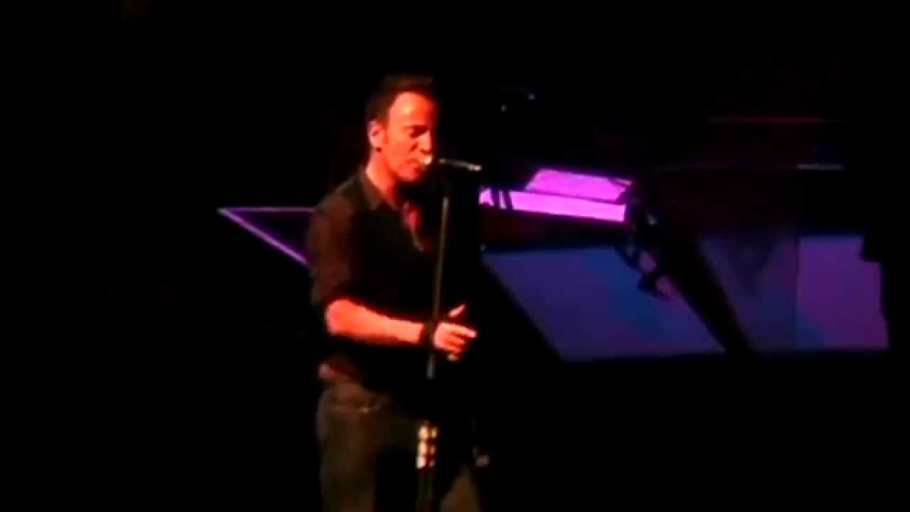 Bruce Springsteen - Point Blank + LYRICS - Live - MSG 2009