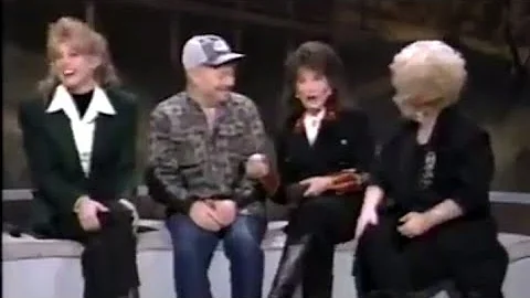 Loretta Lynn & Friends (1995 show clip with Doolittle "Mooney" Lynn, Faith Hill, and Brenda Lee)