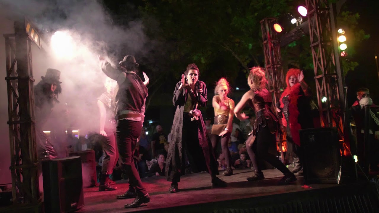 Bendigo Easter parade! (Voightlander 10.5 mm f0.95 + GH5 Low Light Test)