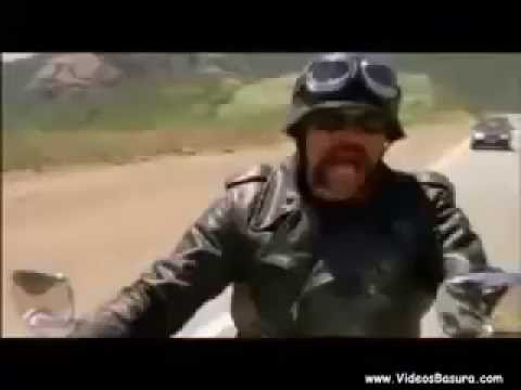 Sexo en el coche (3x) Dos chicas y un Motociclista