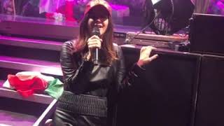 Lana del Rey kiss a fan live concert