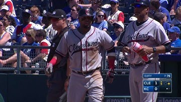 CLE@KC: Santana drives in Gomes with a single