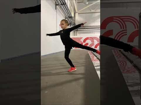 Разогревочка перед льдом!!! #figureskating #спорт #sports #фигурноекатание #skating