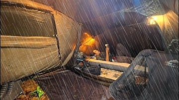 💯HEAVY RAIN CAMPING AND THUNDERSTORM ⛈️ RELAXING IN A COMFORTABLE TENT WHILE IT RAINS 